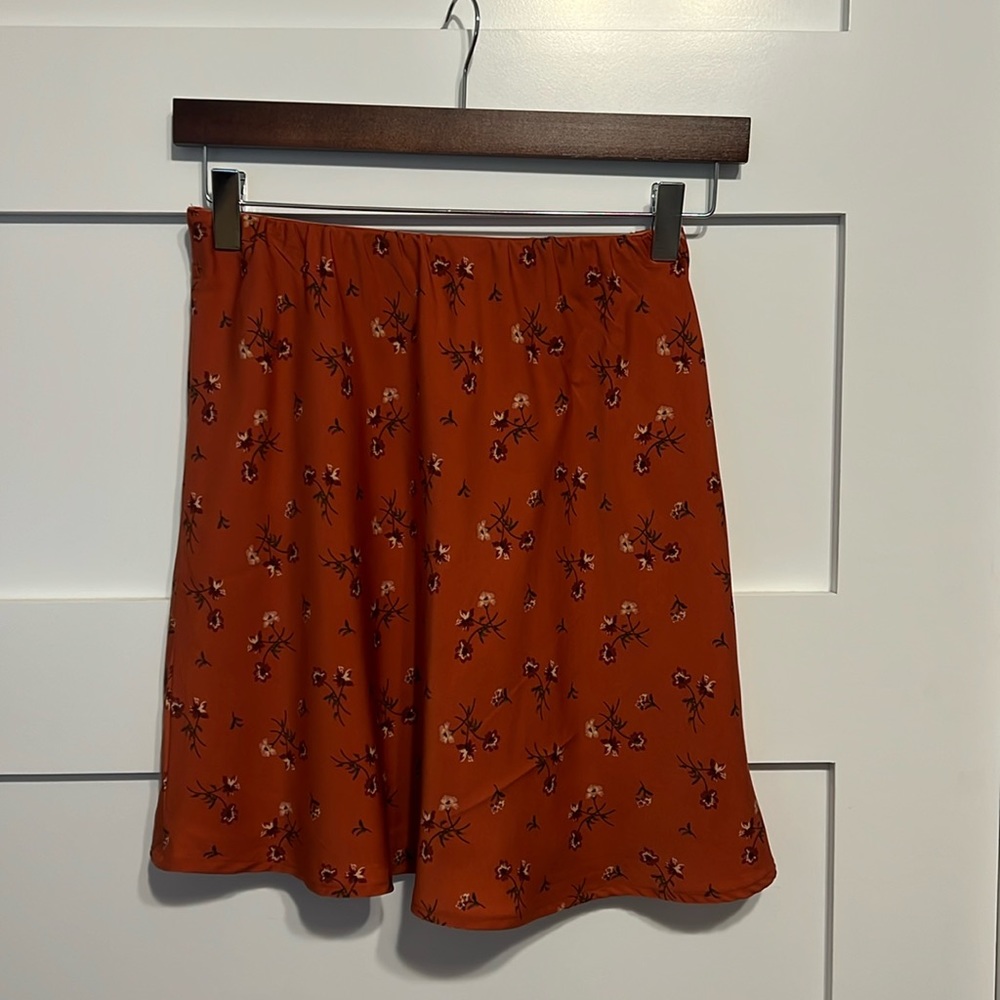 Hollister high-rise burnt orange skirt size small
